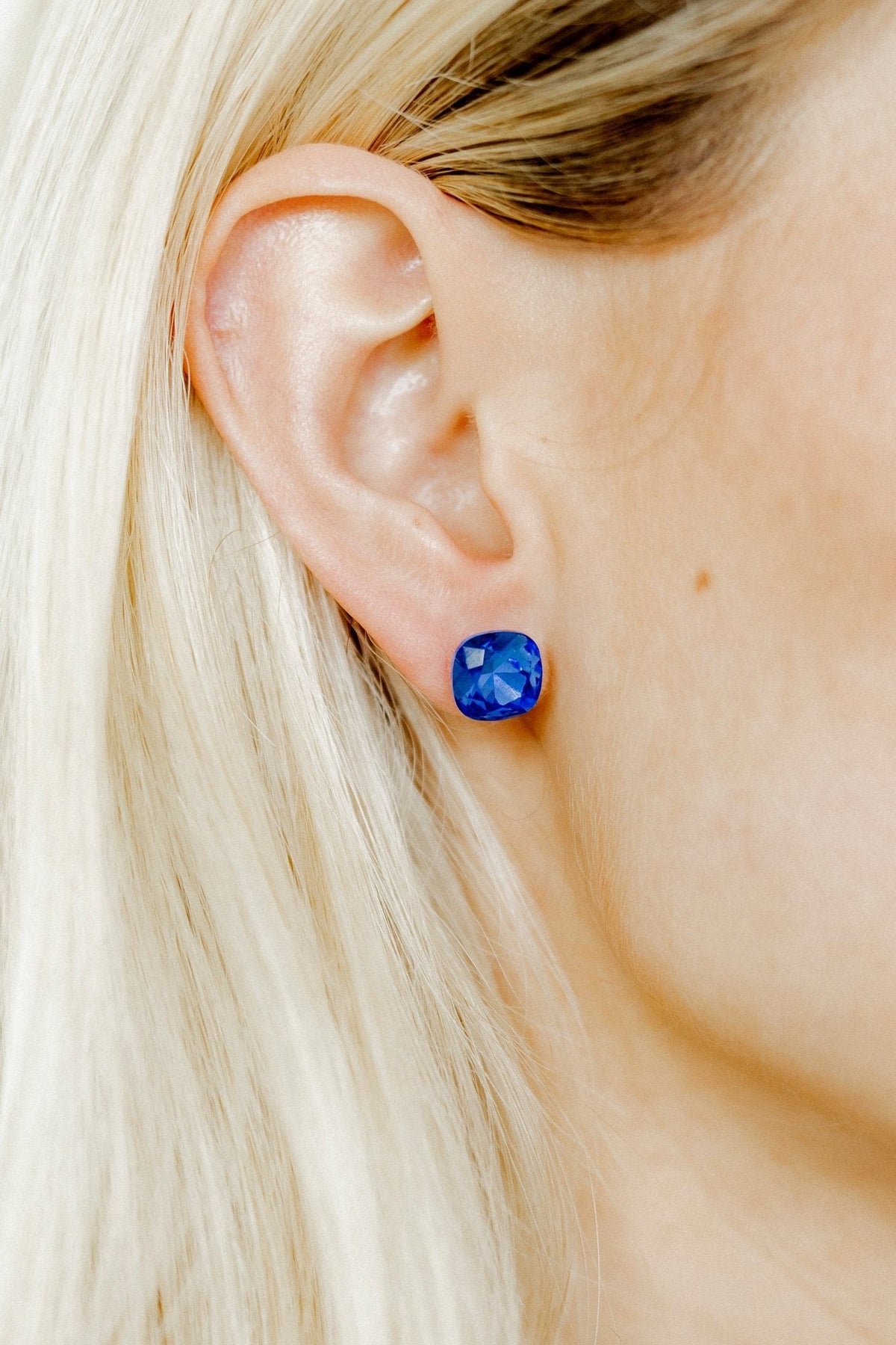 Screwback Stud Earrings Lux - Kit Cobalt Blue