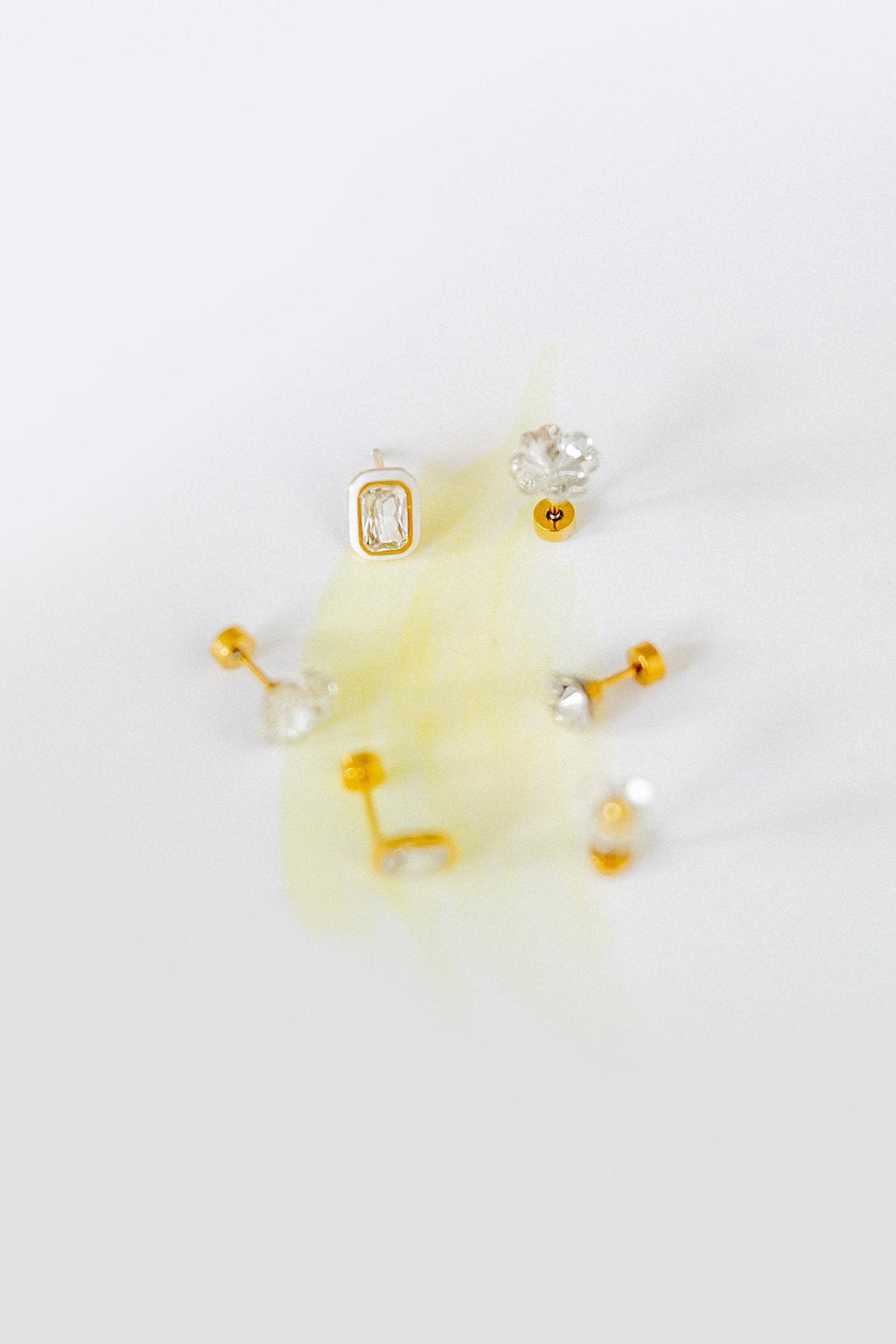 Screwback Stud Earrings Lux - Candy Clover Clear