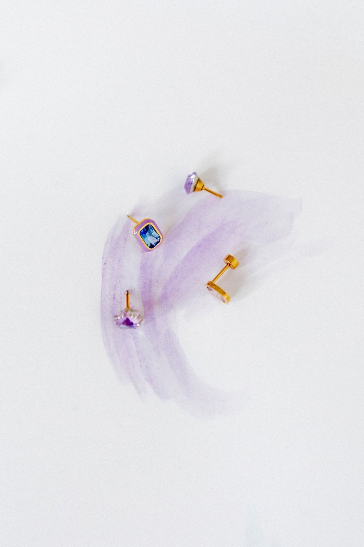 Screwback Stud Earrings Lux - Zuri Lilac